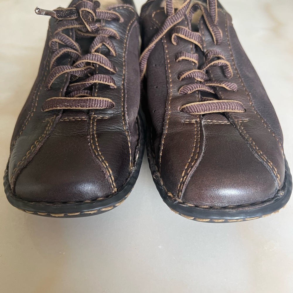 Born w31015 women size 6.5  brown leather lace up Oxford shoes sneakers